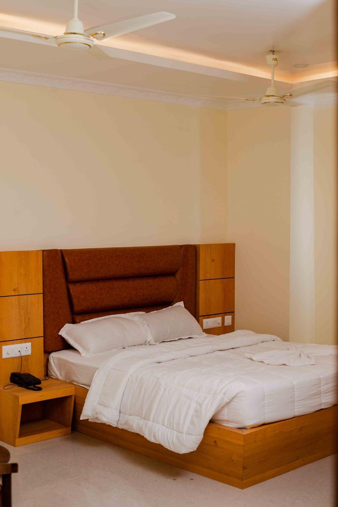 Dimāpur Hotel Grand Lotus מראה חיצוני תמונה